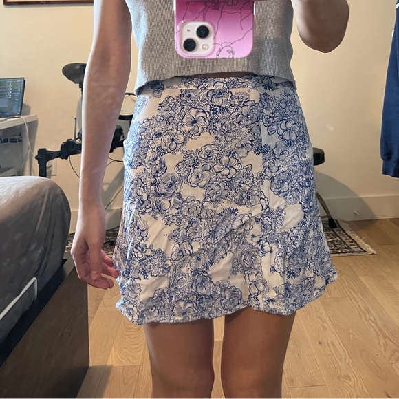 American Apparel Blue floral A-Line skirt - Picture 4 of 6